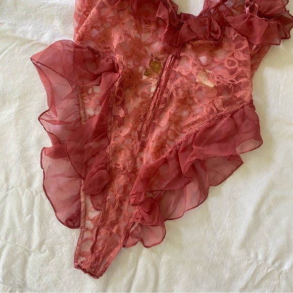 Vintage Victoria’s Secret Gold Tag Lace Teddy Size M with tag - Picture 4 of 10